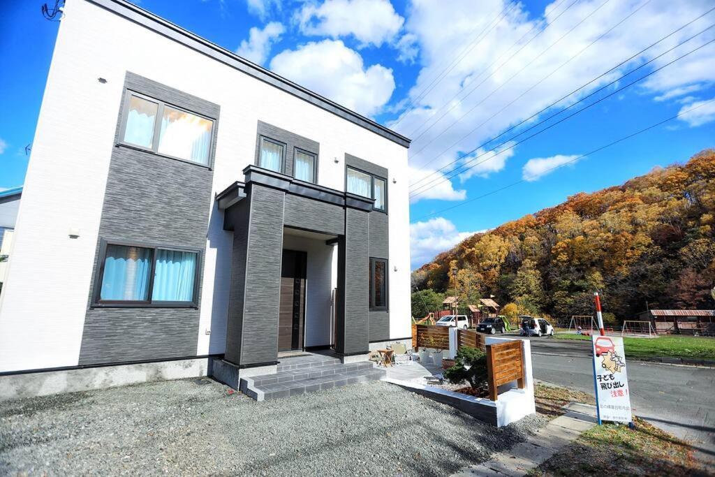 Furano Cube Sugar-方糖民宿,步行8Min到雪场,3 Brs,Max 6Ppl Εξωτερικό φωτογραφία