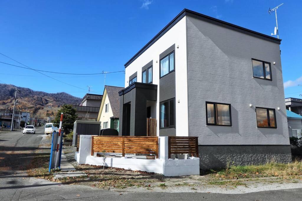 Furano Cube Sugar-方糖民宿,步行8Min到雪场,3 Brs,Max 6Ppl Εξωτερικό φωτογραφία